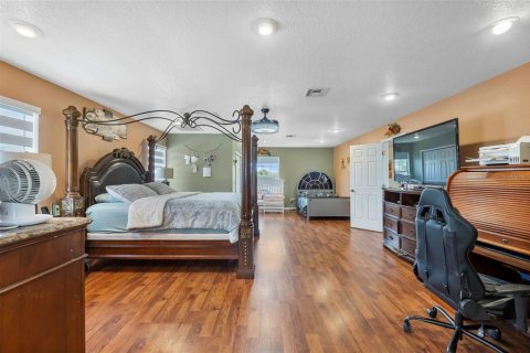 House in Haines City, Florida 3 bedrooms, 187.01 sq.m. № 1915217 - photo 24