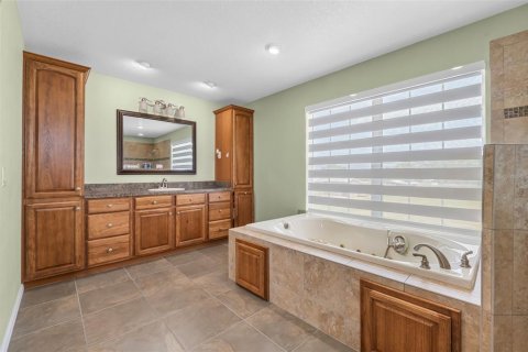 House in Haines City, Florida 3 bedrooms, 187.01 sq.m. № 1915217 - photo 28