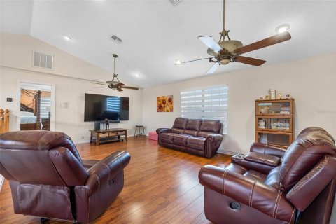 House in Haines City, Florida 3 bedrooms, 187.01 sq.m. № 1915217 - photo 18