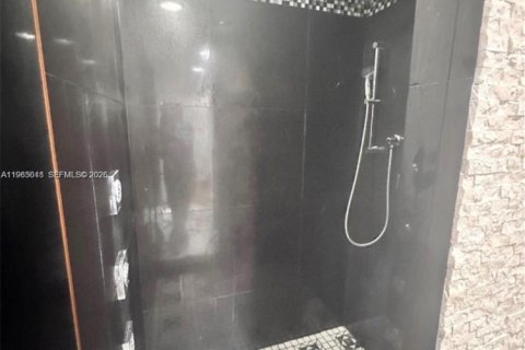 Touwnhouse à louer à Doral, Floride: 2 chambres, 162.58 m2 № 2049904 - photo 23