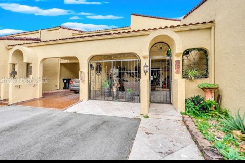 Touwnhouse à Doral, Floride 2 chambres, 162.58 m2 № 2049904