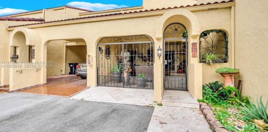 Touwnhouse à Doral, Floride 2 chambres, 162.58 m2 № 2049904