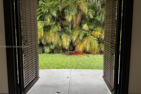 Touwnhouse à louer à Doral, Floride: 2 chambres, 162.58 m2 № 2049904 - photo 6
