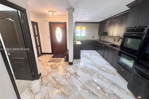 Touwnhouse à louer à Doral, Floride: 2 chambres, 162.58 m2 № 2049904 - photo 12