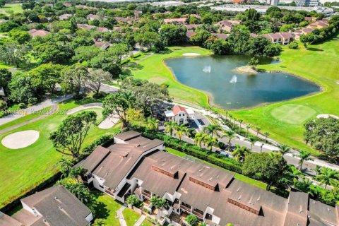 Touwnhouse à louer à Doral, Floride: 2 chambres, 162.58 m2 № 2049904 - photo 25