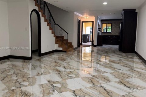 Touwnhouse à louer à Doral, Floride: 2 chambres, 162.58 m2 № 2049904 - photo 7