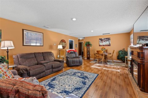 Casa en venta en Fort White, Florida, 3 dormitorios, 154.87 m2 № 1568291 - foto 5