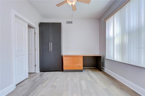 Condo in Tampa, Florida, 2 bedrooms  № 1887149 - photo 15