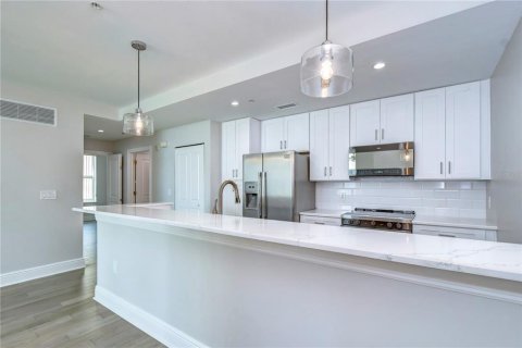 Condo in Tampa, Florida, 2 bedrooms  № 1887149 - photo 7