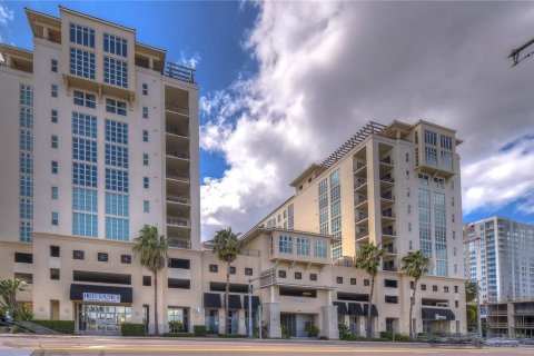 Condo in Tampa, Florida, 2 bedrooms  № 1887149 - photo 2