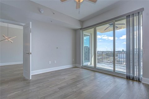 Condo in Tampa, Florida, 2 bedrooms  № 1887149 - photo 16