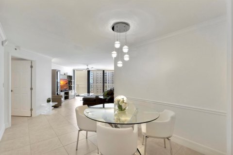 Condo in Riviera Beach, Florida, 1 bedroom № 2146406 - photo 4