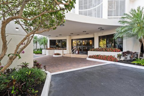 Condo in Riviera Beach, Florida, 1 bedroom № 2146406 - photo 23