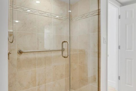 Condo in Riviera Beach, Florida, 1 bedroom № 2146406 - photo 18