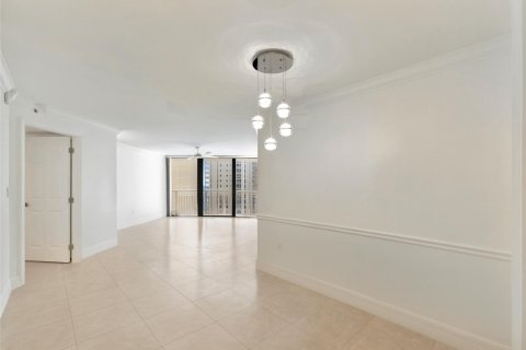 Condo in Riviera Beach, Florida, 1 bedroom № 2146406 - photo 5
