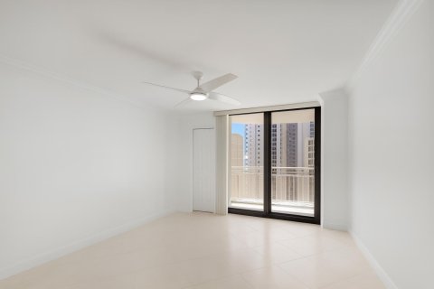 Condo in Riviera Beach, Florida, 1 bedroom № 2146406 - photo 13