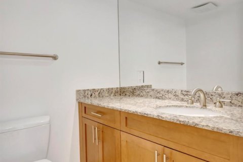 Condo in Riviera Beach, Florida, 1 bedroom № 2146406 - photo 9