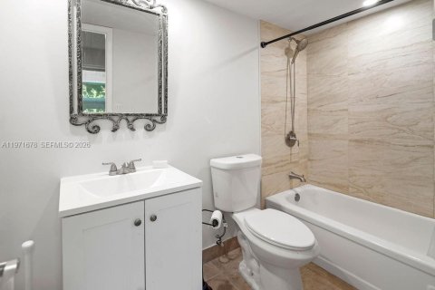 Condominio en venta en Lauderdale Lakes, Florida, 2 dormitorios, 87.7 m2 № 2032341 - foto 13