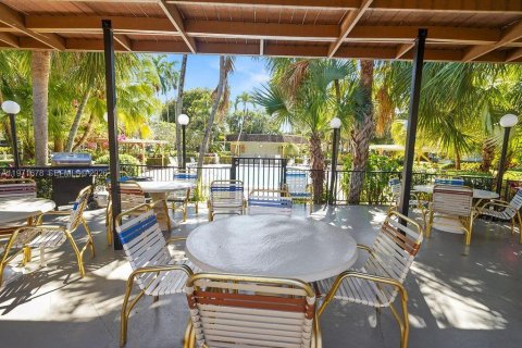 Condominio en venta en Lauderdale Lakes, Florida, 2 dormitorios, 87.7 m2 № 2032341 - foto 22