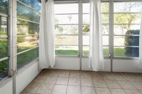 Condominio en venta en Lauderdale Lakes, Florida, 2 dormitorios, 87.7 m2 № 2032341 - foto 17