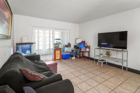 Condominio en venta en Lauderdale Lakes, Florida, 2 dormitorios, 87.7 m2 № 2032341 - foto 8