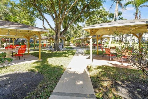 Condominio en venta en Lauderdale Lakes, Florida, 2 dormitorios, 87.7 m2 № 2032341 - foto 19