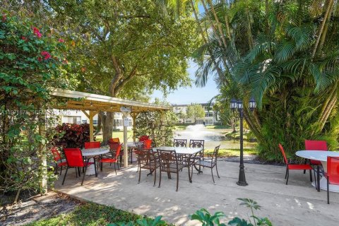 Condominio en venta en Lauderdale Lakes, Florida, 2 dormitorios, 87.7 m2 № 2032341 - foto 21