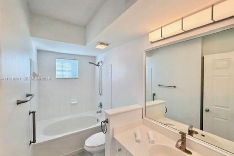 Copropriété à louer à Sunny Isles Beach, Floride: 3 chambres, 117.43 m2 № 1986008 - photo 28