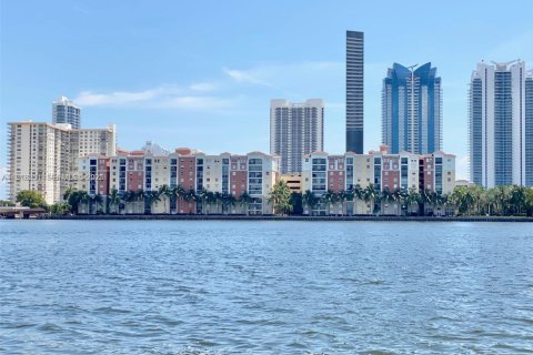 Copropriété à louer à Sunny Isles Beach, Floride: 3 chambres, 117.43 m2 № 1986008 - photo 23