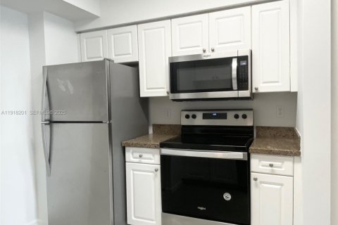 Copropriété à louer à Sunny Isles Beach, Floride: 3 chambres, 117.43 m2 № 1986008 - photo 10