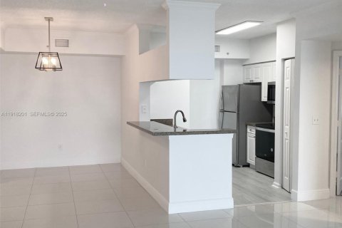 Copropriété à louer à Sunny Isles Beach, Floride: 3 chambres, 117.43 m2 № 1986008 - photo 9