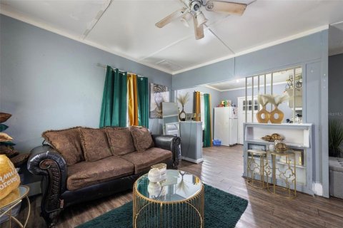 Casa en venta en Saint Petersburg, Florida, 2 dormitorios, 65.03 m2 № 2383707 - foto 2