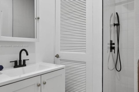 Villa ou maison à vendre à North Miami Beach, Floride: 3 chambres, 185.25 m2 № 1987236 - photo 19