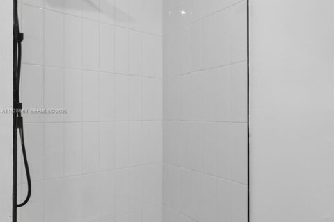 Villa ou maison à vendre à North Miami Beach, Floride: 3 chambres, 185.25 m2 № 1987236 - photo 20