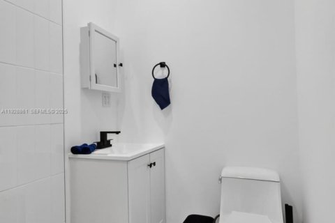 Villa ou maison à vendre à North Miami Beach, Floride: 3 chambres, 185.25 m2 № 1987236 - photo 4