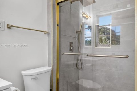 Villa ou maison à vendre à North Miami Beach, Floride: 3 chambres, 185.25 m2 № 1987236 - photo 3