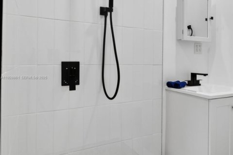 Villa ou maison à vendre à North Miami Beach, Floride: 3 chambres, 185.25 m2 № 1987236 - photo 5