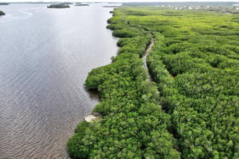 Casa en venta en Vero Beach, Florida, 2 dormitorios, 158.31 m2 № 1060135 - foto 1