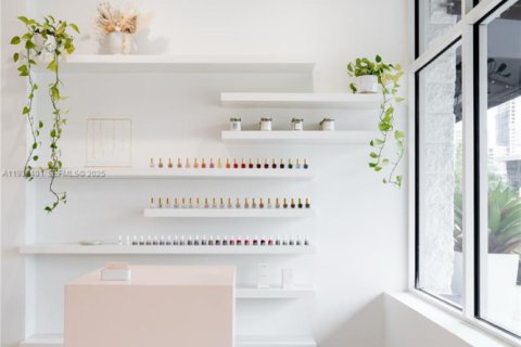 Propiedad comercial en venta en Fort Lauderdale, Florida № 1990640 - foto 10