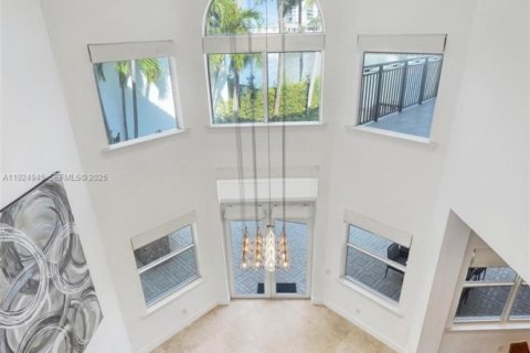 House in Hollywood, Florida 5 bedrooms, 384.43 sq.m. № 1985746 - photo 26