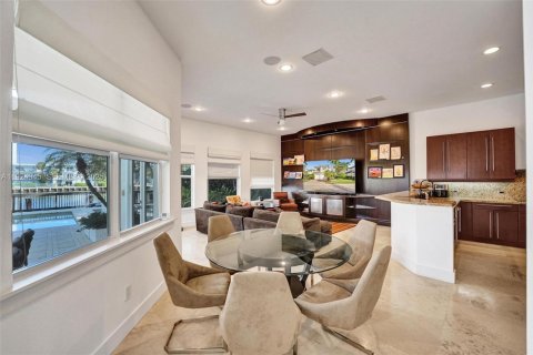 House in Hollywood, Florida 5 bedrooms, 384.43 sq.m. № 1985746 - photo 22