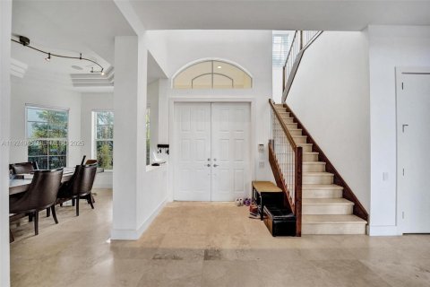 House in Hollywood, Florida 5 bedrooms, 384.43 sq.m. № 1985746 - photo 15