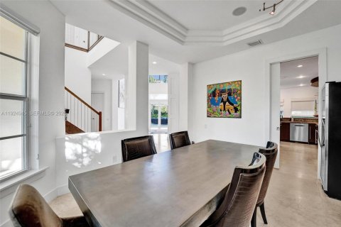 House in Hollywood, Florida 5 bedrooms, 384.43 sq.m. № 1985746 - photo 16