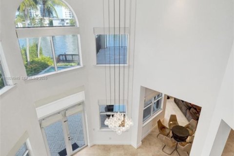 House in Hollywood, Florida 5 bedrooms, 384.43 sq.m. № 1985746 - photo 27