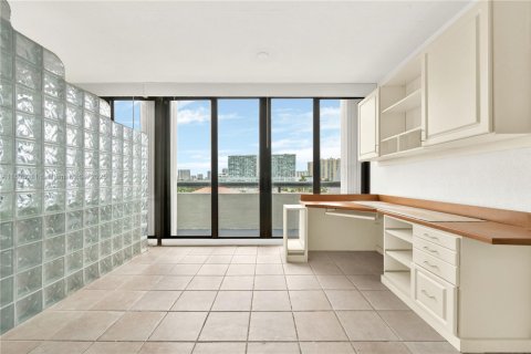 Condominio en venta en Sunny Isles Beach, Florida, 2 dormitorios, 206.24 m2 № 1450956 - foto 24