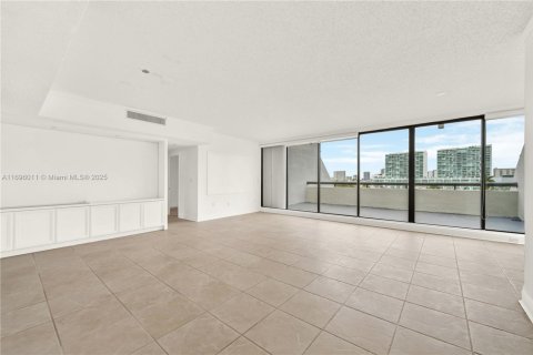 Condominio en venta en Sunny Isles Beach, Florida, 2 dormitorios, 206.24 m2 № 1450956 - foto 12