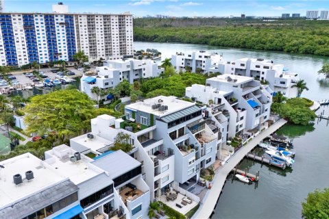 Condominio en venta en Sunny Isles Beach, Florida, 2 dormitorios, 206.24 m2 № 1450956 - foto 6