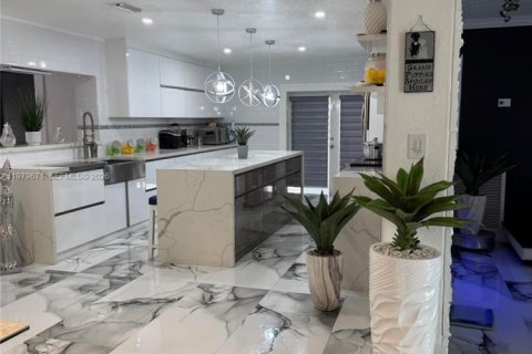 Купить виллу или дом в Майами, Флорида 1 комната, 309.64м2, № 2047721 - фото 8