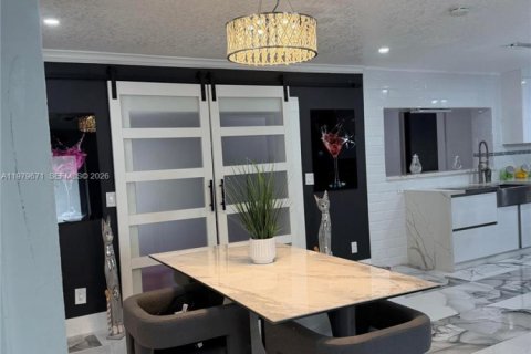 Купить виллу или дом в Майами, Флорида 1 комната, 309.64м2, № 2047721 - фото 10