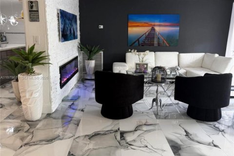 Купить виллу или дом в Майами, Флорида 1 комната, 309.64м2, № 2047721 - фото 9